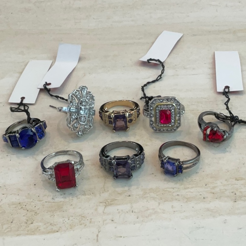 Rings Women’s Assorted Gold Tone Silver Tone Lot of 8 Ring Women Assortment